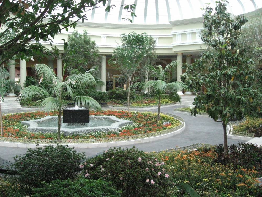 Grand_Dome_and_Garden_1